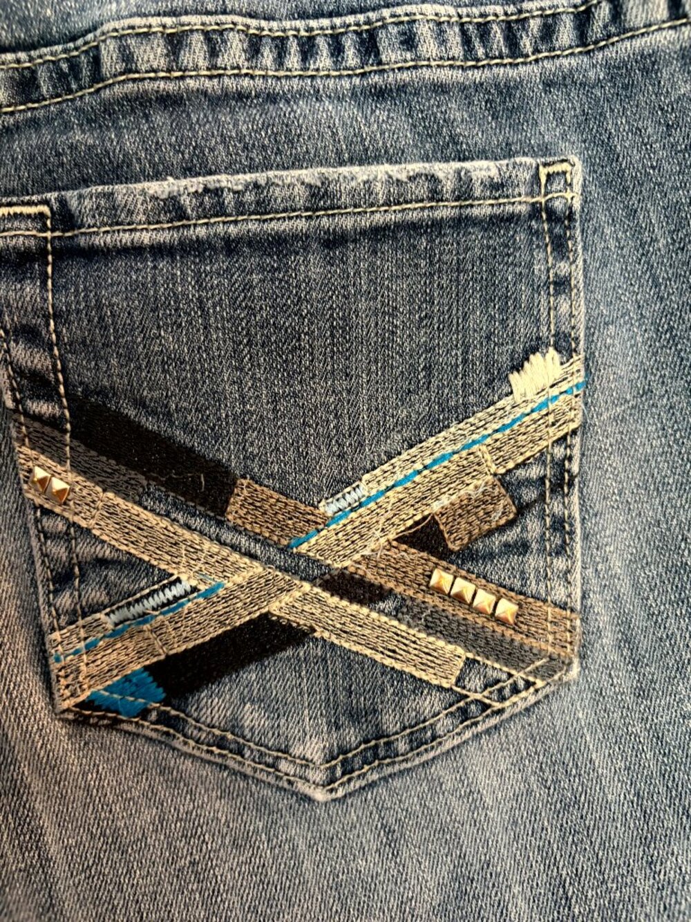 Vigoss Women's Plus size jeans Distressed Embroidered Boot Cut Size 18